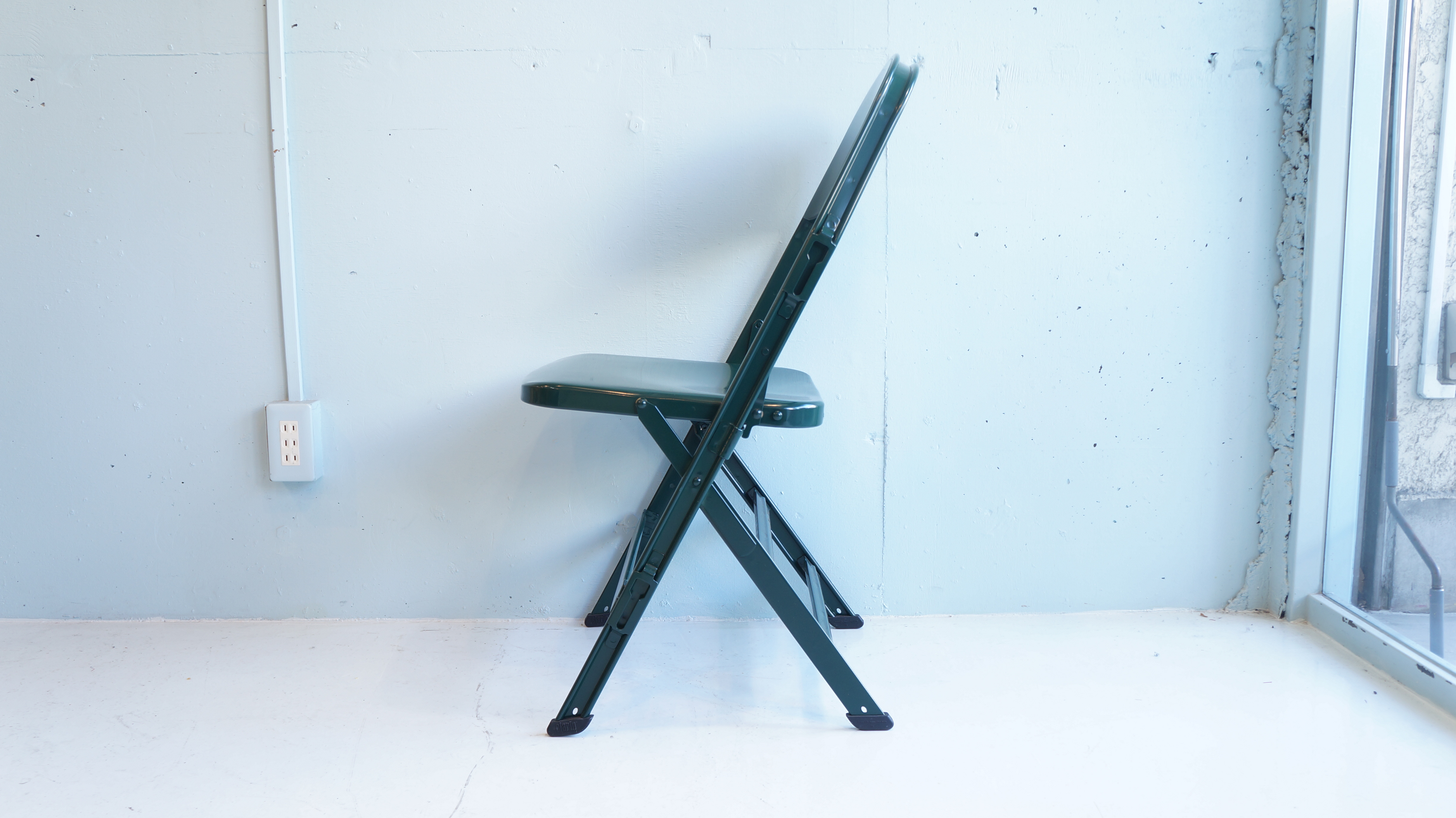 PACIFIC FURNITURE SERVICE ALL STEEL FOLDING CHAIR made by CLARIN