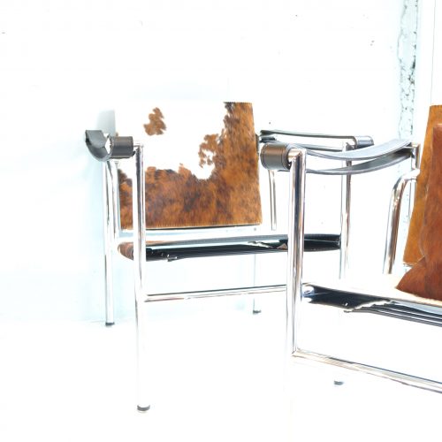 LC1 Sling chair design by Le Corbusier / スリングチェア バスキュランチェア ル・コルビュジエ