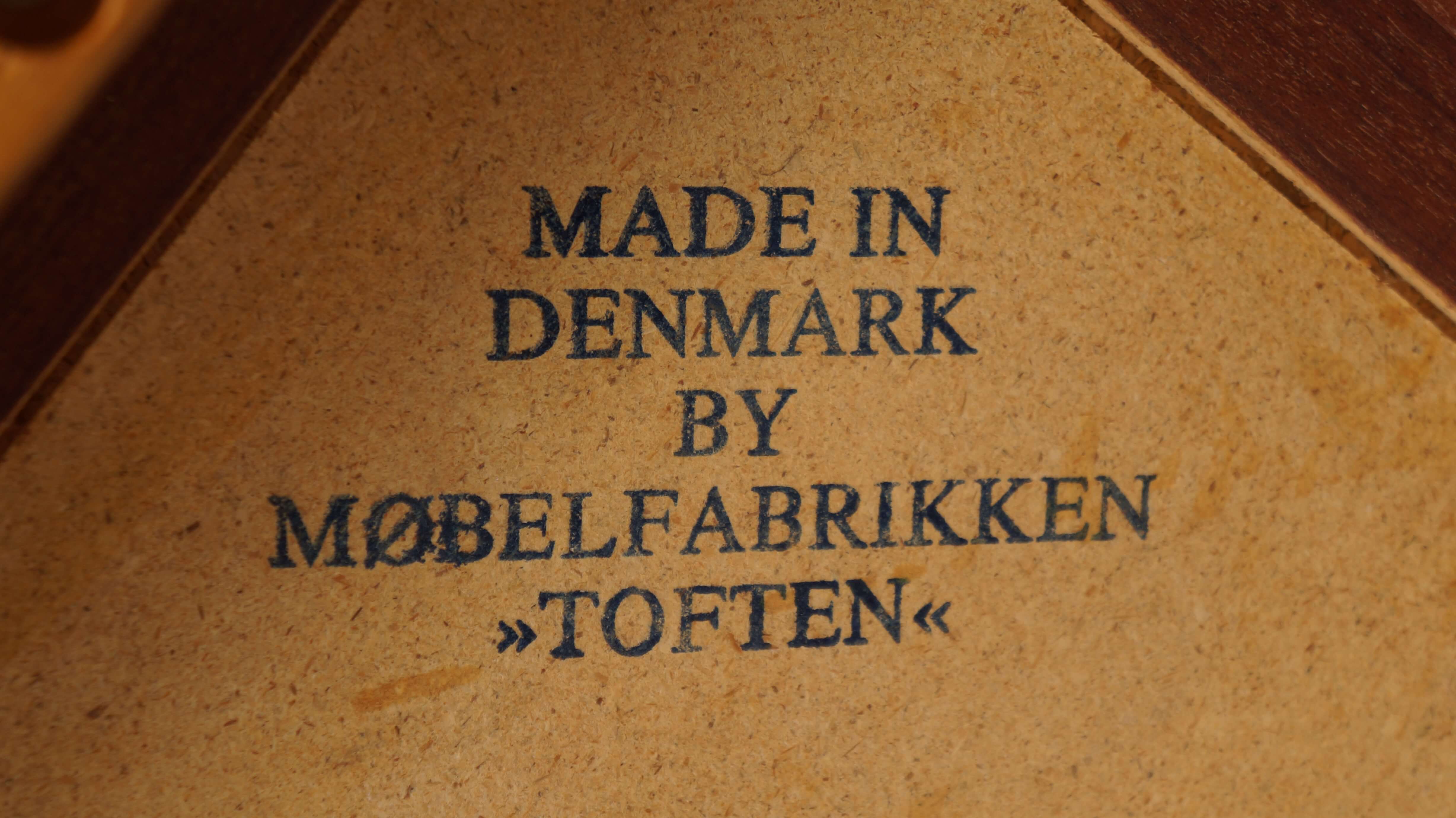 Danish Vintage Toften Tile Top Table / ヴィンテージ タイルトップ サイドテーブル デンマーク製