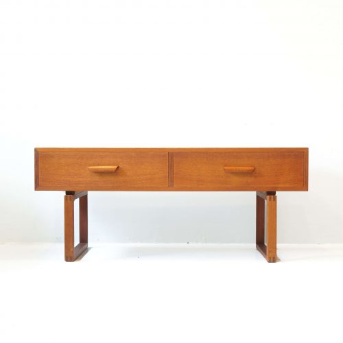 DANISH VINTAGE SIDE CHEST OF DRAWERS / デンマーク製 ビンテージ サイドチェスト ローボード チーク材 北欧家具