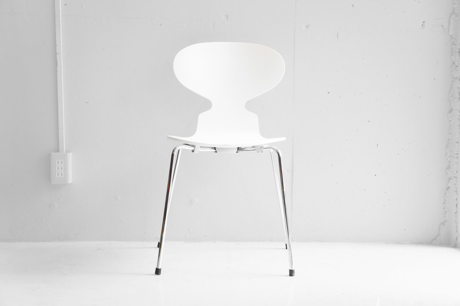 FRITZ HANSEN ANT CHAIR WHITE COLOR DESIGN BY Arne Emil Jacobsen / フリッツハンセン アント（アリンコ）チェア ホワイト アルネ ヤコブセン デザイン