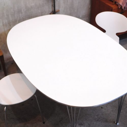 FRITZ HANSEN B TABLE WHITE COLOR DESIGN BY Piet Hein / フリッツハンセン スーパー楕円テーブル ホワイト ピート ハイン デザイン