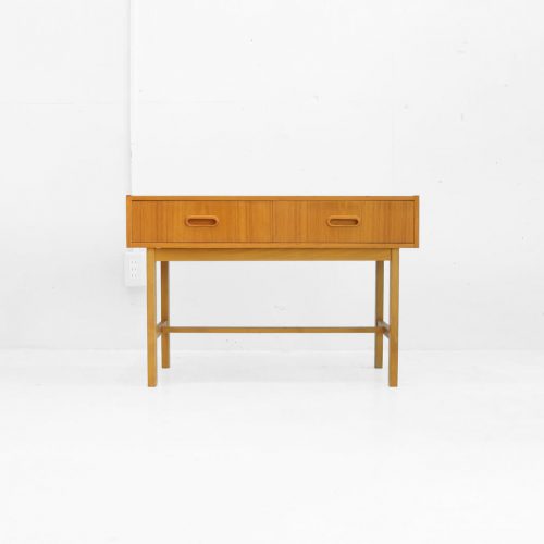 Scandinavian Vintage Small Side Board/北欧ヴィンテージ スモール サイドチェスト