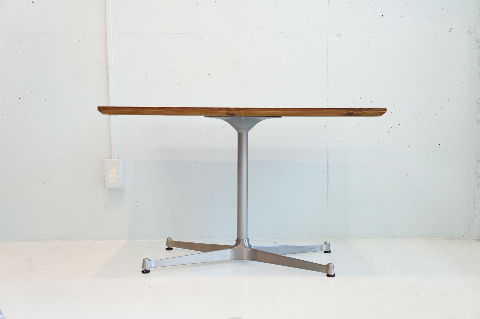 Iron Leg × Wood Cafe Table/鉄脚 × 木 カフェテーブル