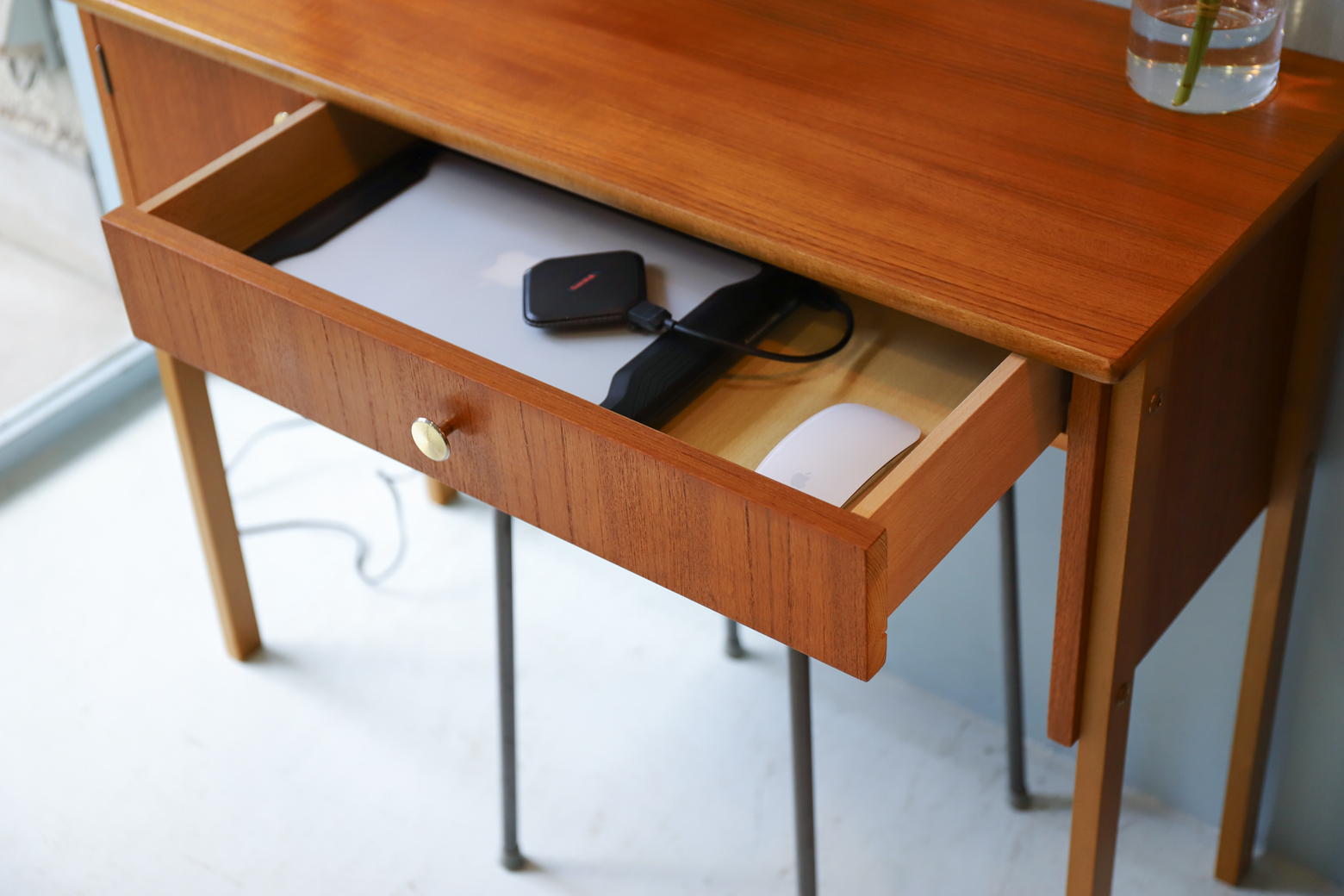 Danish midcentury small teak desk/ デンマーク ヴィンテージ デスク 北欧 サイドテーブル