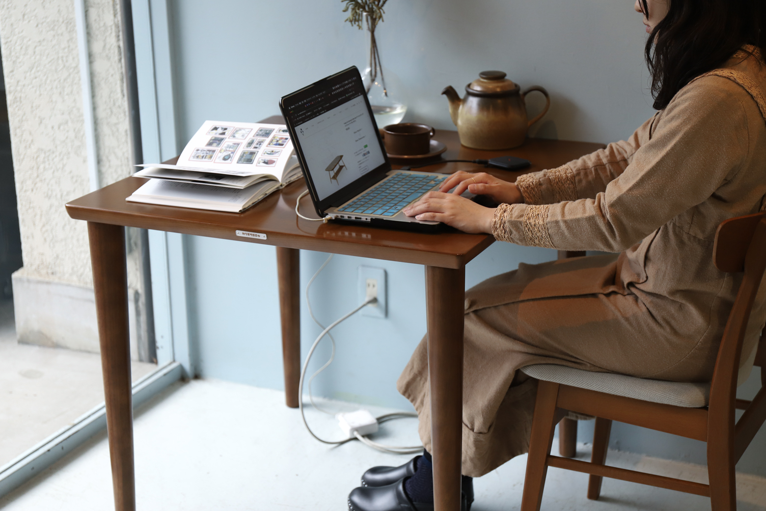 カリモク60+ ダイニングテーブル 800 ウォルナット