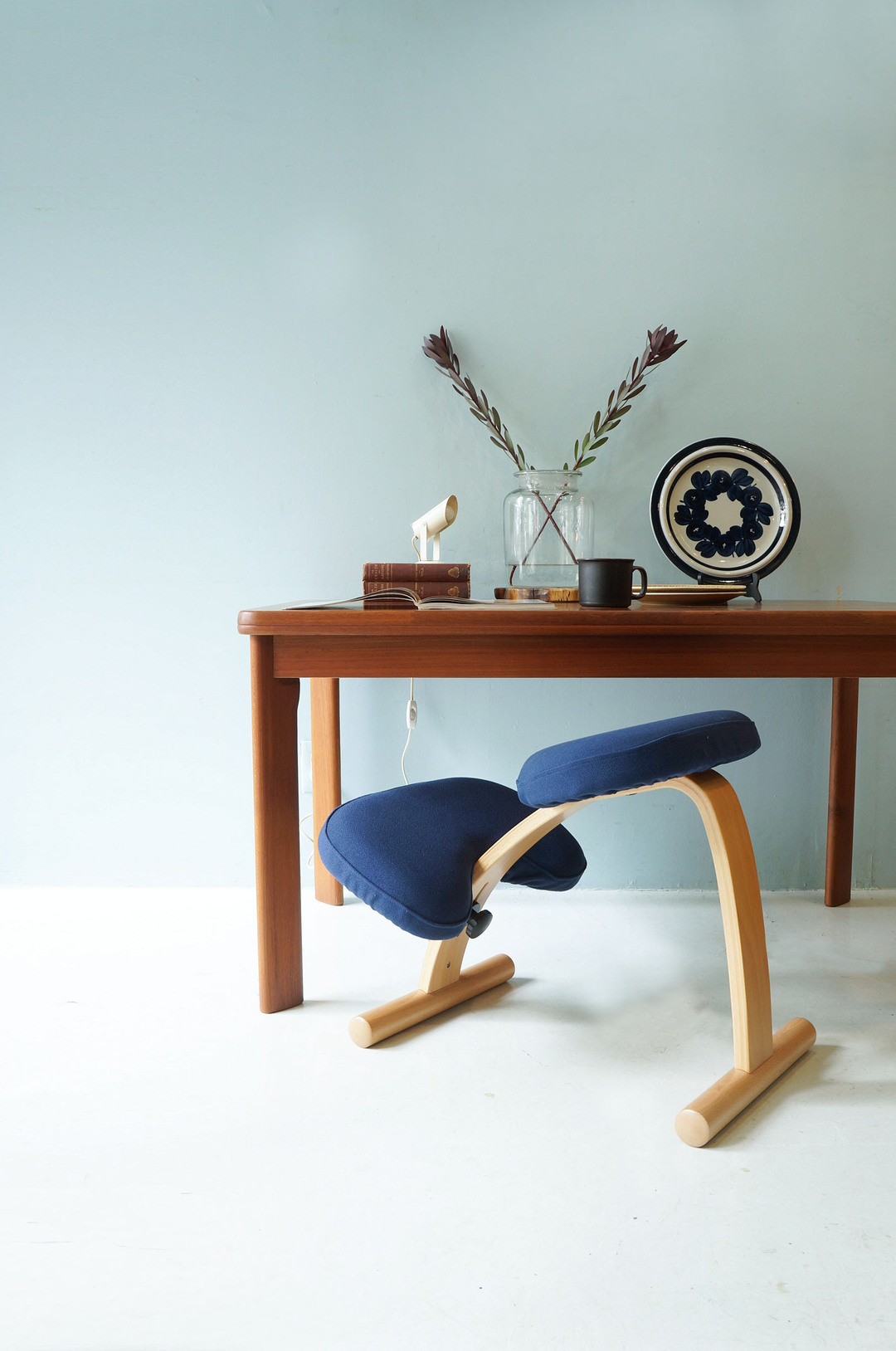 リボ バランスチェア イージー ネイビー ノルウェー デザイン 椅子 