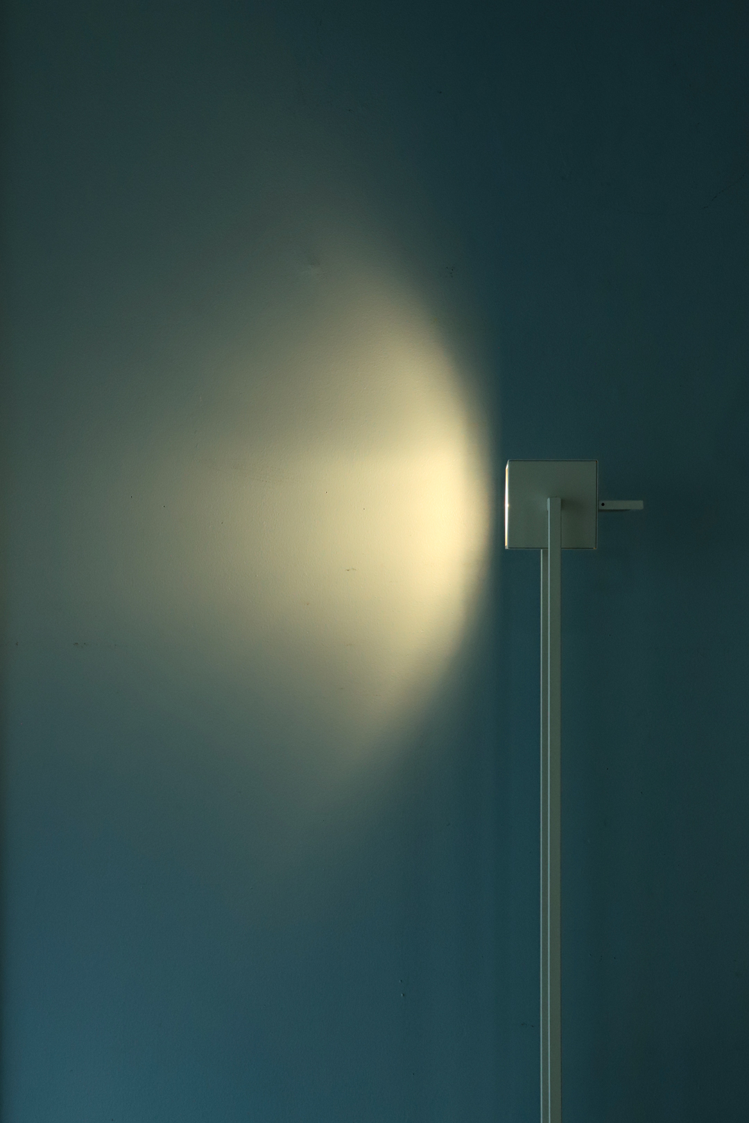 MAXRAY Floor Stand Light/マックスレイ フロアスタンド ライト 間接照明 モダンデザイン ホワイト