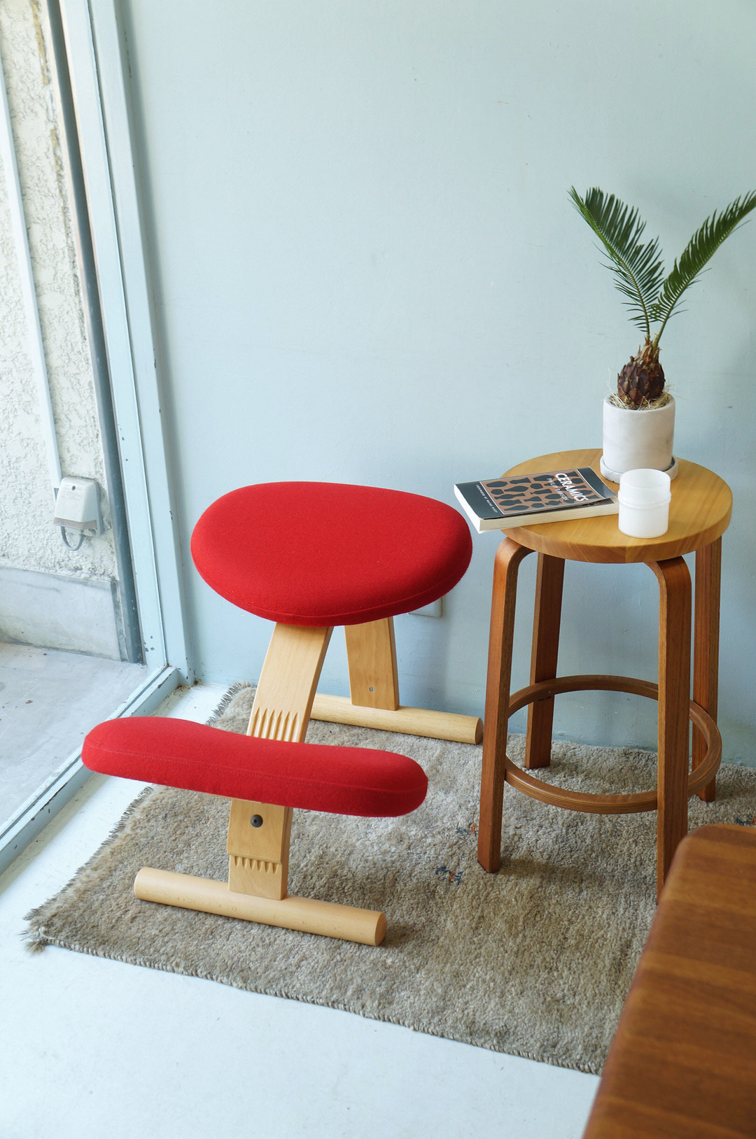 リボ バランスチェア イージー レッド ノルウェー デザイン 椅子 北欧 