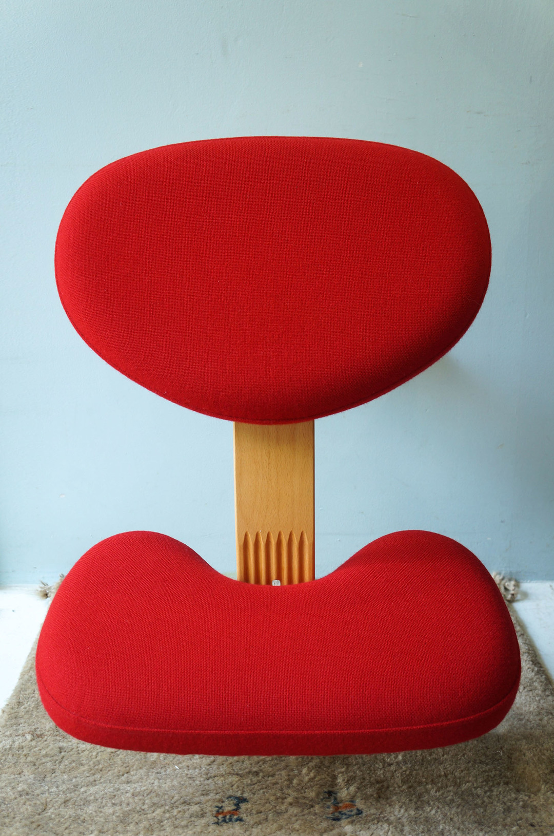 リボ バランスチェア イージー レッド ノルウェー デザイン 椅子 北欧 