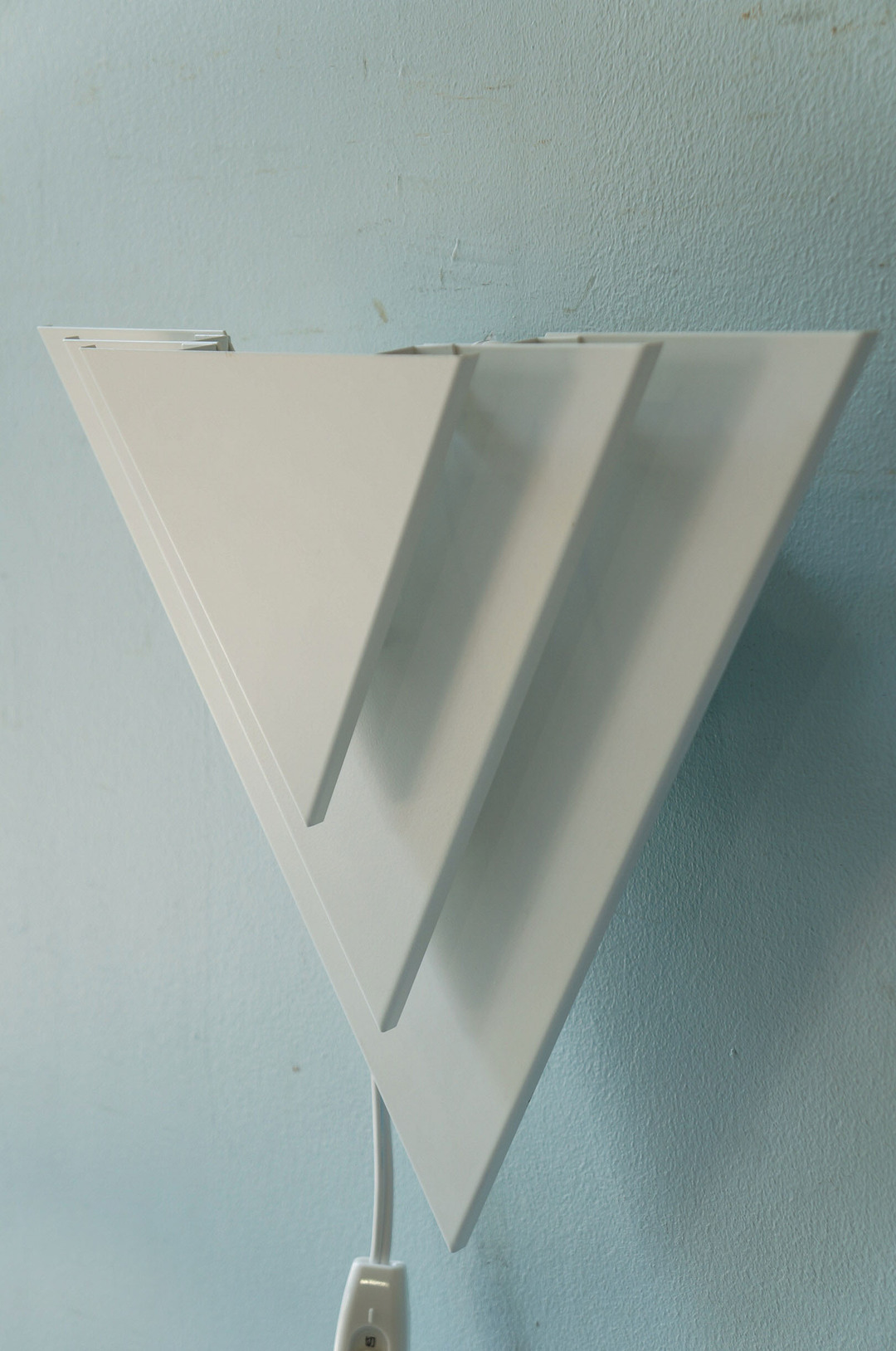 KOIZUMI Triangle Wall Lamp/コイズミ ウォールランプ ブラケットライト 間接照明 イタリアンモダン デザイン インテリア 2