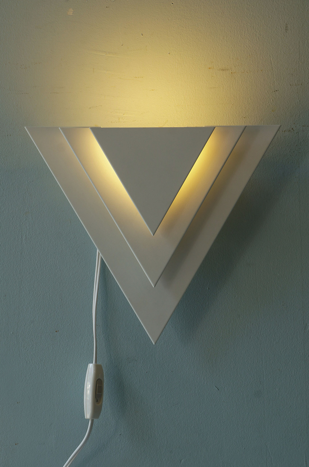 KOIZUMI Triangle Wall Lamp/コイズミ ウォールランプ ブラケットライト 間接照明 イタリアンモダン デザイン インテリア 2