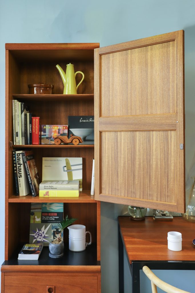 ジャパンヴィンテージ キャビネット チェスト 本棚 チーク材 レトロ