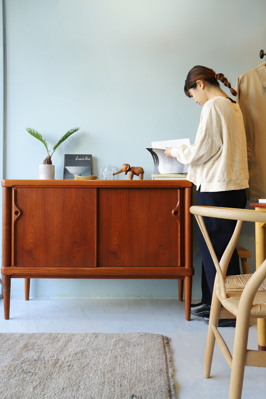 Danish Vintage Teakwood Sideboard/デンマークヴィンテージ チーク材 サイドボード キャビネット 収納家具 北欧モダン