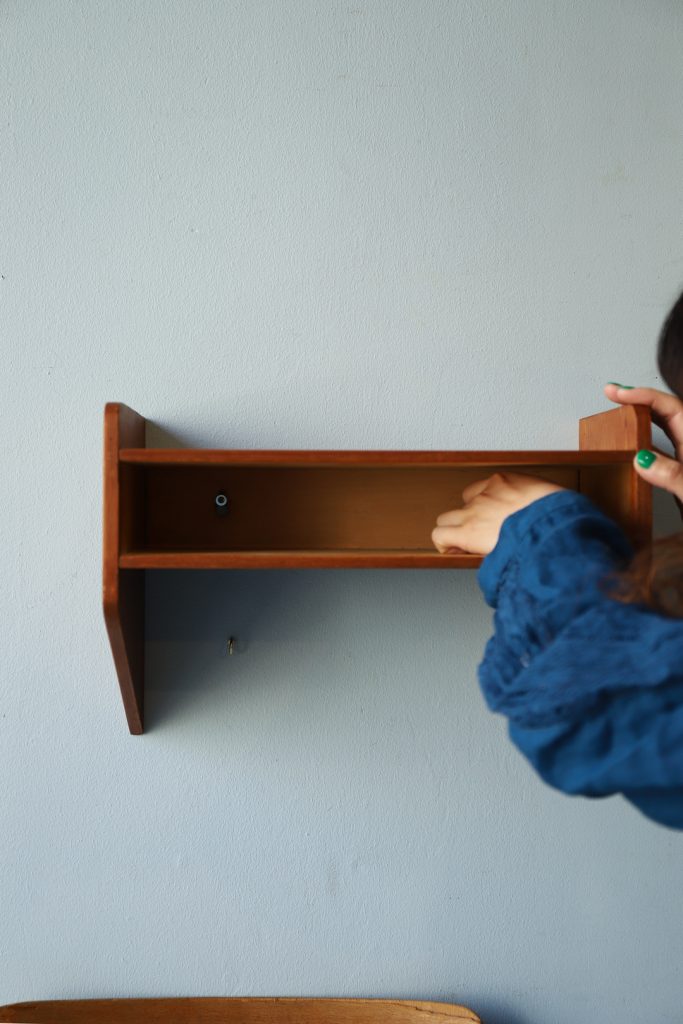 北欧デンマーク｜チーク材ウォールマガジンラック｜ヴィンテージ｜ デンマークヴィンテージ ウォールラック 収納 壁掛け 本立て チーク材