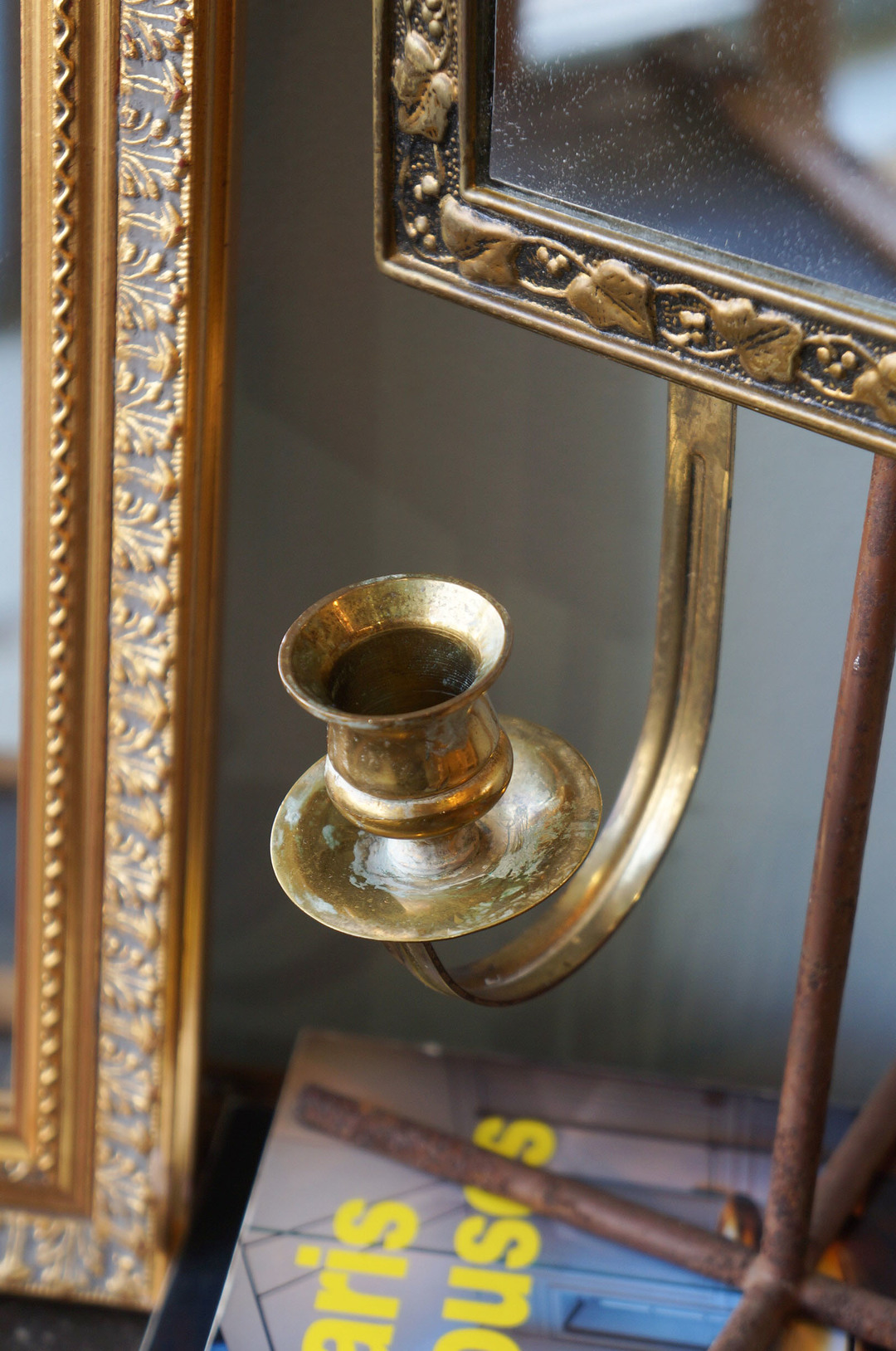 UK Vintage Brass Wall Mirror Candle Holder/イギリスヴィンテージ ウォールミラー キャンドルホルダー 真鍮 レリーフ インテリア