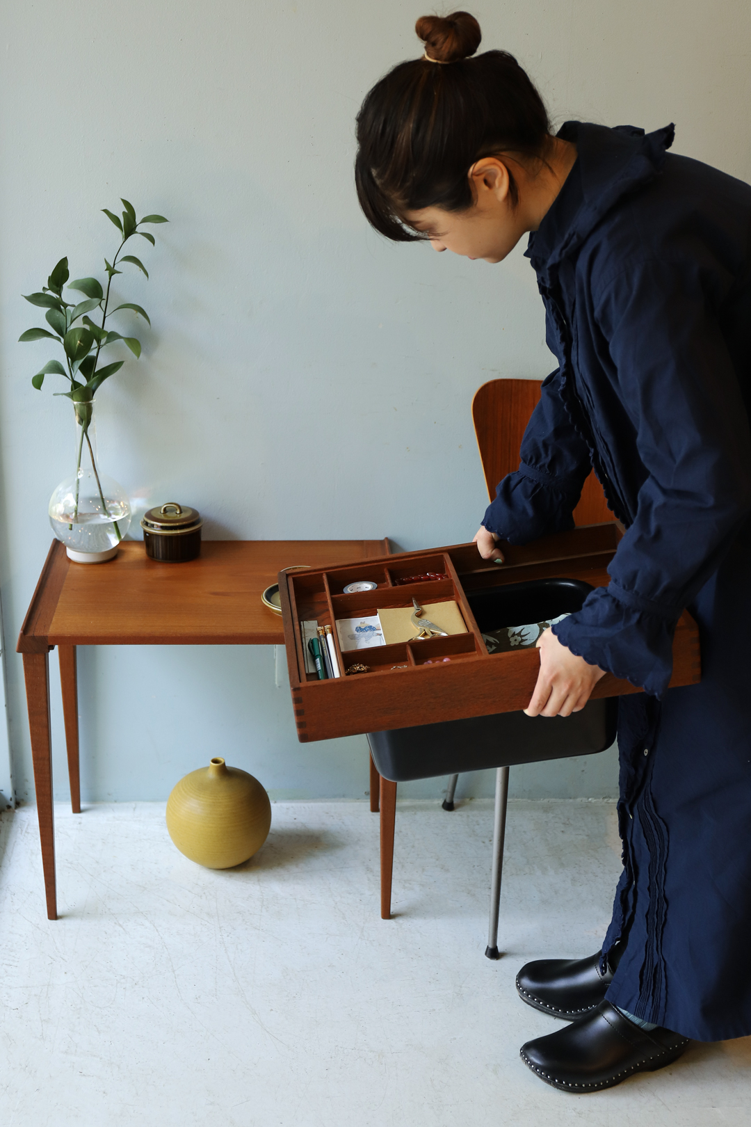 Danish Vintage Sewing Side Table/デンマークヴィンテージ ソーイングテーブル チーク材 モダンデザイン 北欧家具